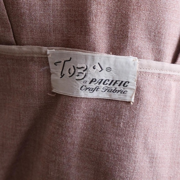 Elegant Pink Women's Skirt Set - Picture 6 of 8